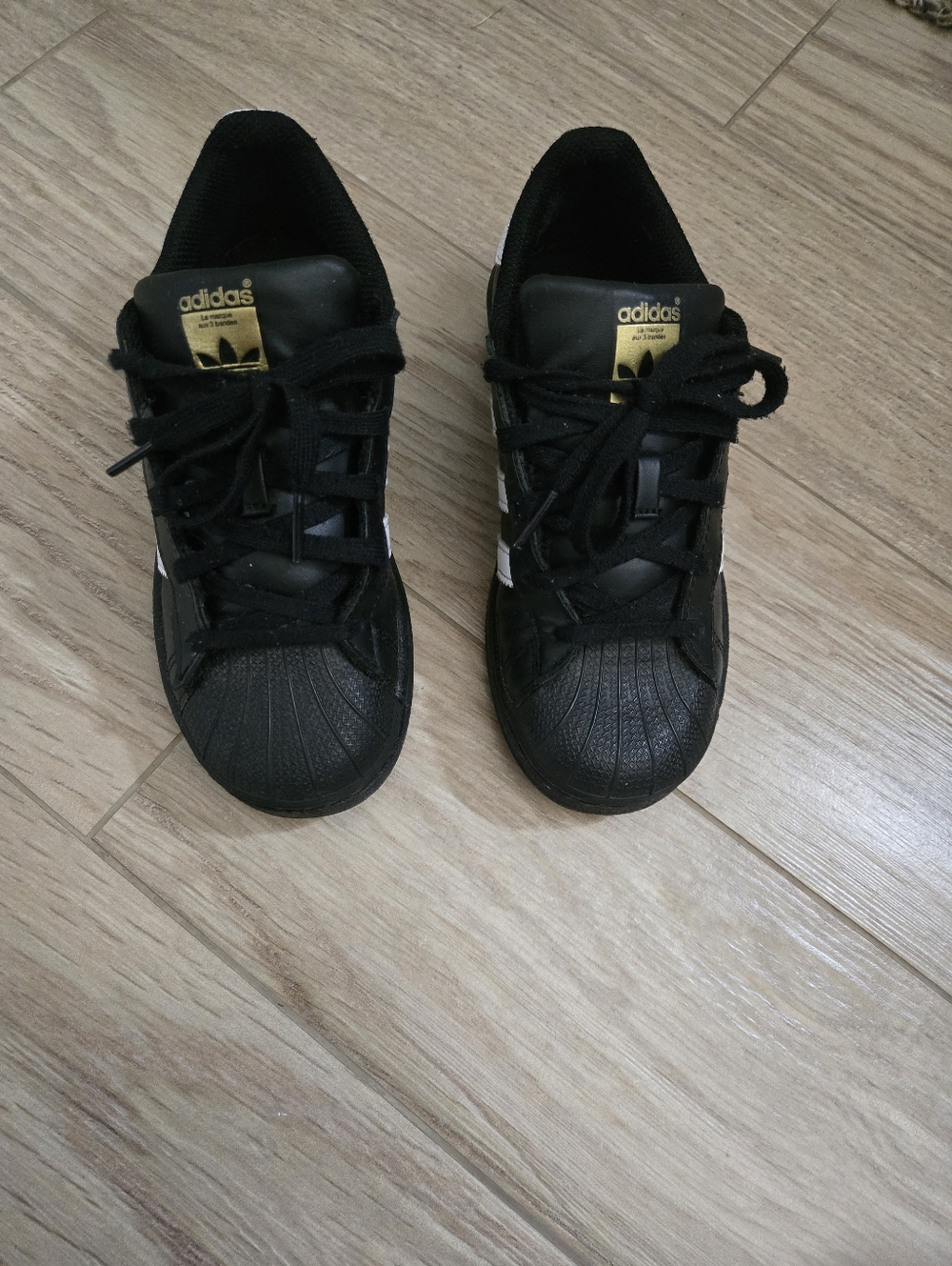 Adidas SUPERSTAR Kids Black with White stripes Classic Shell-Toe Sneakers